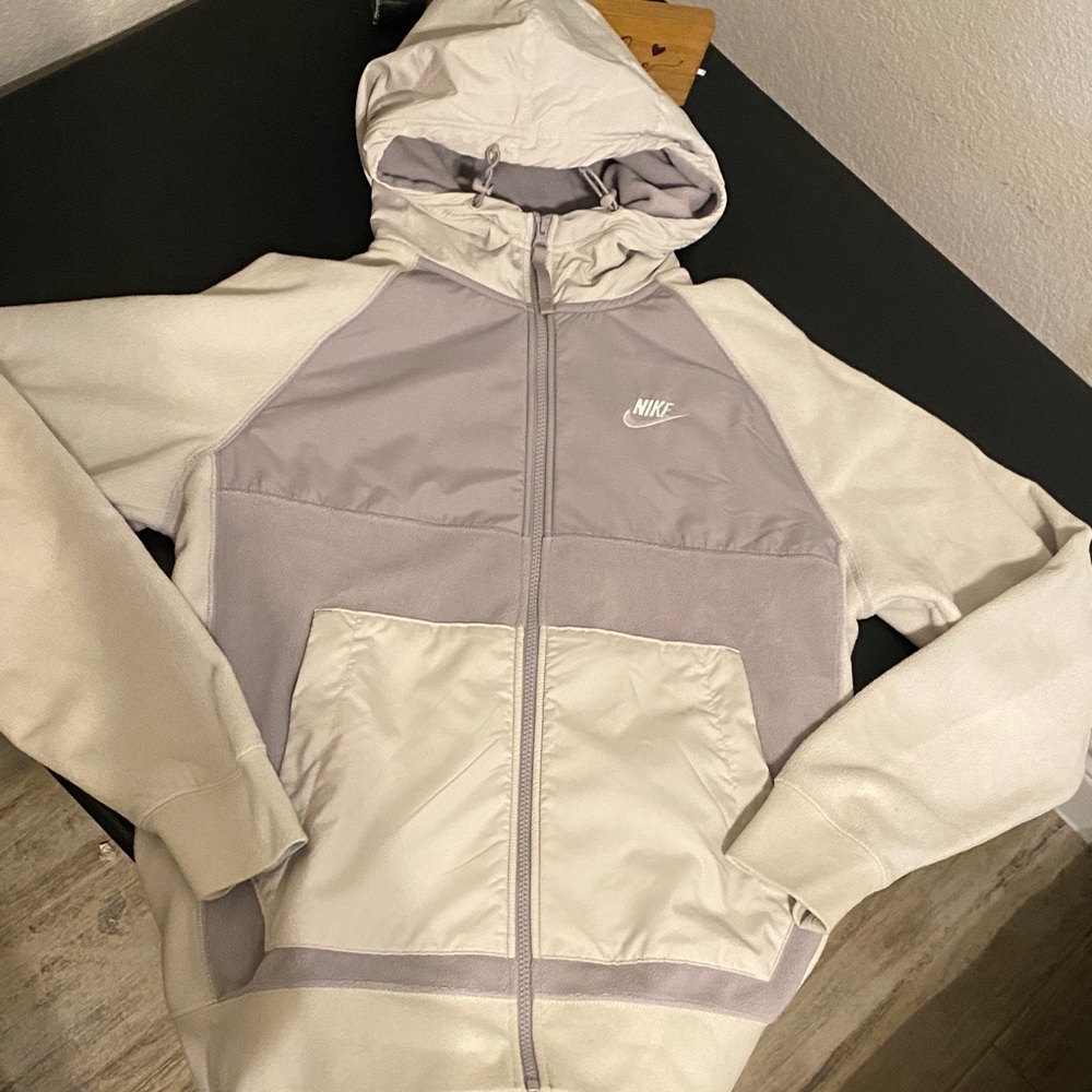 Nike Jacket - Picture 2 of 7